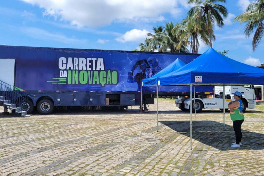 carreta da inovação paranagua_foto Helenton Miyamura SEI-PR