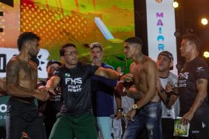 Com Popó, pesagem para evento de lutas levanta a areia de Caiobá