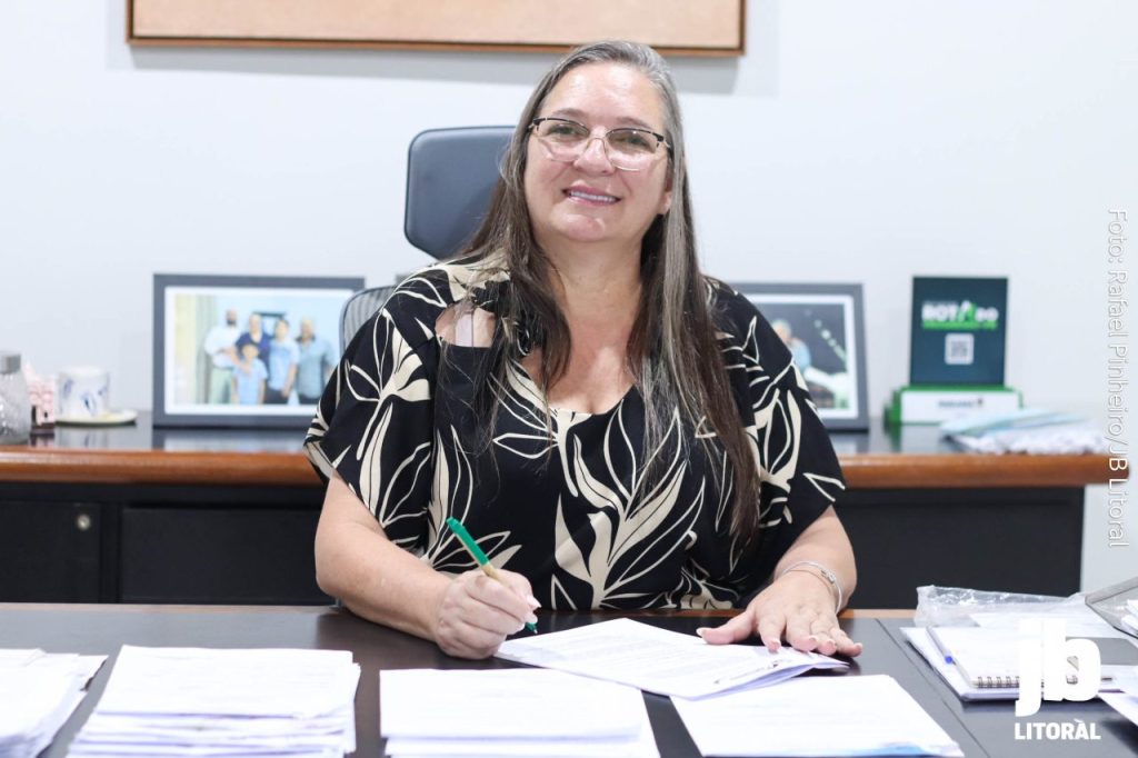 Rozane Osaki tem origem na agricultura, mas pegou gosto pela vida pública e exerce seu terceiro mandato, agora como prefeita de Antonina, única mulher a chefiar um Município do Litoral. Foto: Rafael Pinheiro/JB Litoral