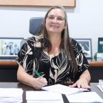Rozane Osaki tem origem na agricultura, mas pegou gosto pela vida pública e exerce seu terceiro mandato, agora como prefeita de Antonina, única mulher a chefiar um Município do Litoral. Foto: Rafael Pinheiro/JB Litoral