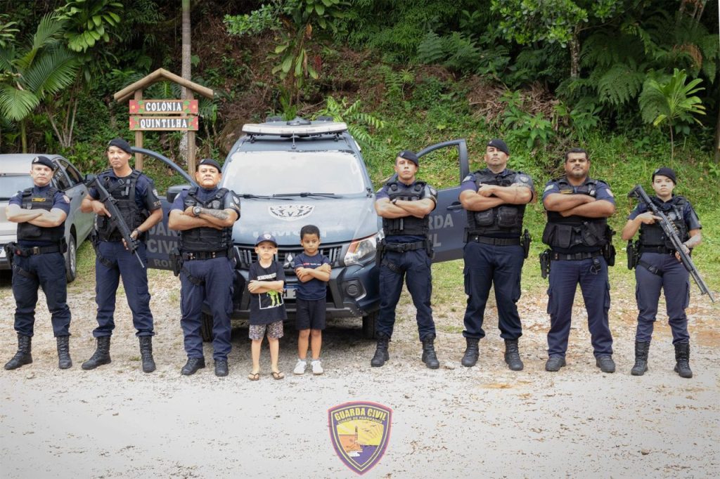 ANIVERSARIANTE VISITA GUARDA PARANAGUÁ (5)