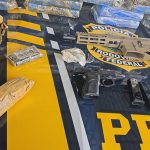 Apreensão de fuzil e drogas na BR 376