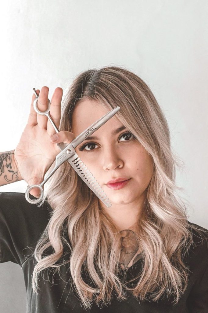 Natalia Soares atua na estética de pets em Nova York, uma profissão altamente valorizada no exterior. Foto: Arquivo Pessoal