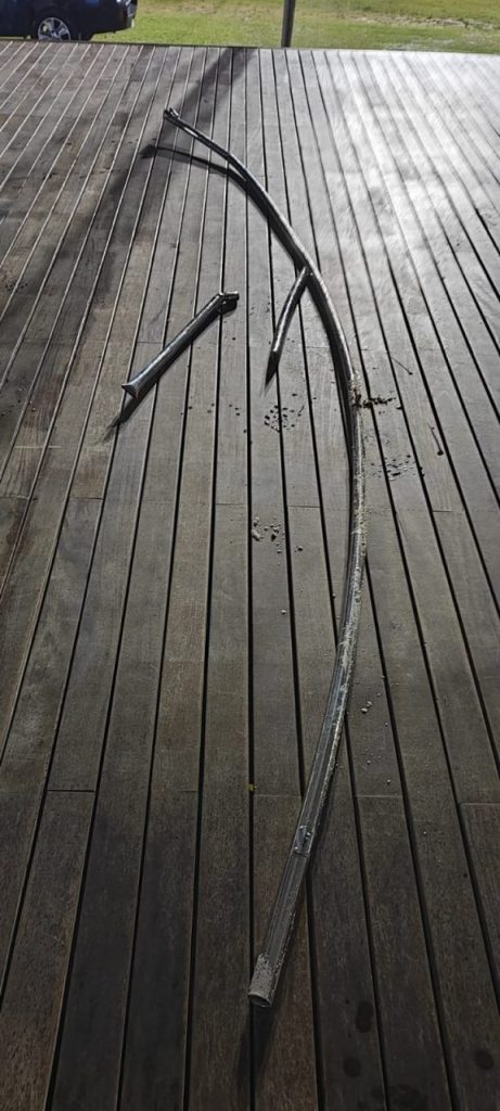 Furto barras de ferro 5