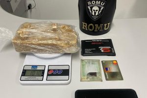 Apreensão de 1 kg de crack GCM 341
