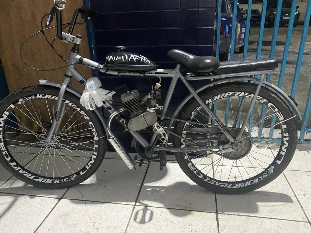 Bicicleta motorizada apreendida pela GCM em Paranaguá