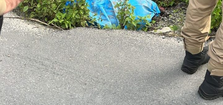 Corpo encontrado em lona