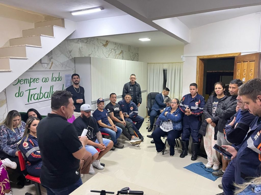 Trabalhadores do SAMU aprovaram estado de greve em assembleia realizada na quinta-feira (24). Foto: Divulgação/SINDEESP