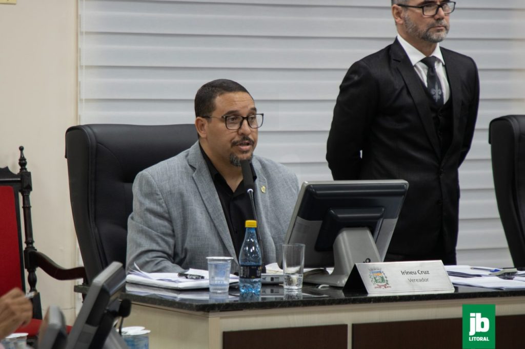 O vereador Irineu Cruz fez questionamentos a respeito dos empréstimos realizados na gestão anterior. Foto: Matheus Poli/JB Litoral