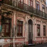 Palacete dos Guimarães está abandonado, com fezes de pombo e focos de dengue. Foto: Prefeitura de Paranaguá