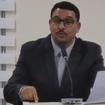 Vereador Irineu Cruz fez discurso em plenário defendendo sua viagem ao Pará e destacando que vai apresentar dados importantes para Paranaguá (Foto: Reprodução/ Câmara de Paranaguá)