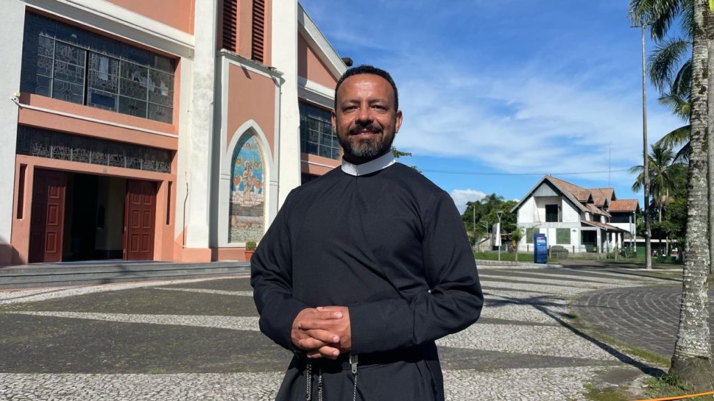 PADRE DIRSON – FOTO DIOGO MONTEIRO JB LITORAL