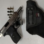 PM apreende pistola em ação