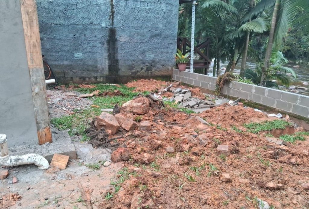 Polícia Amiental Ação em Guaratuba