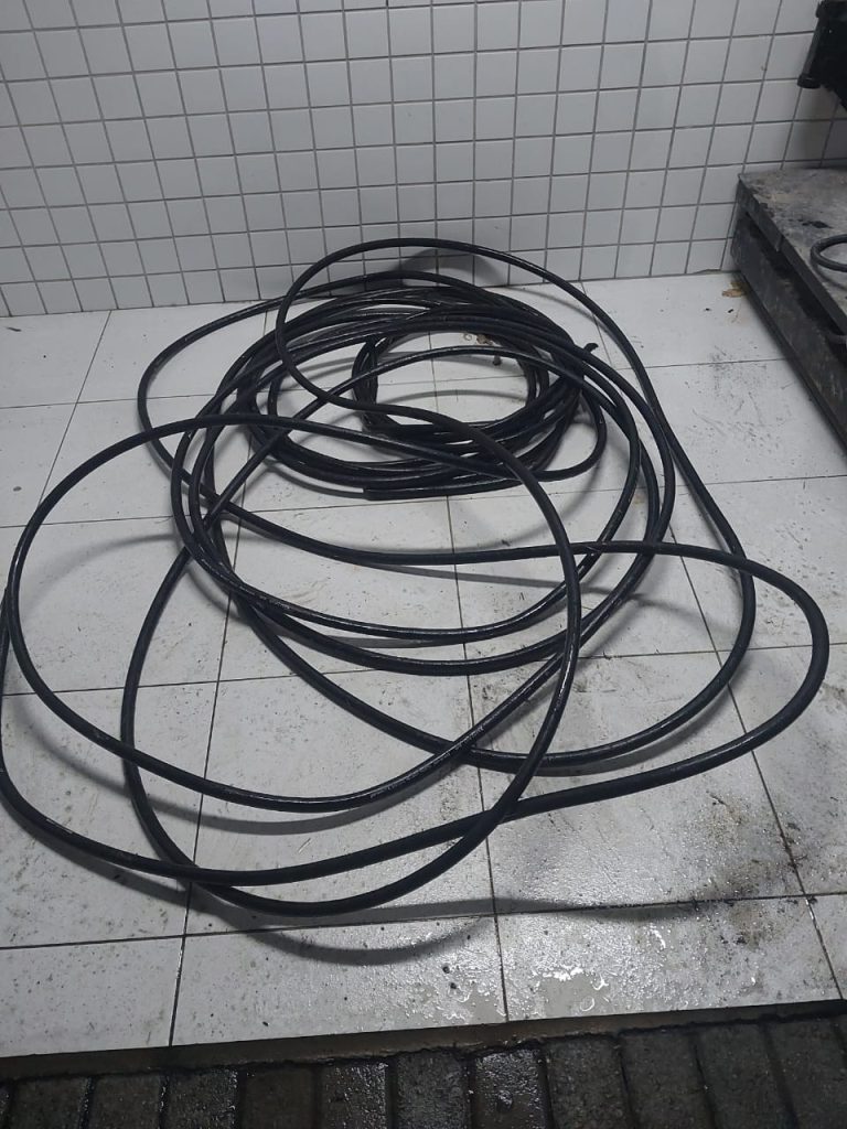 Suspeitos presos por furto de cabos de energia em Paranaguá (2)