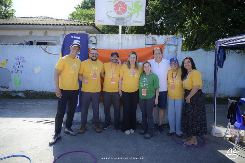 Barco Sorriso - na Escola Municipal em Tempo Integral Profª Arminda de Souza Pereira, no bairro Jardim Iguaçu