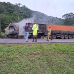 Caminhão pega fogo na BR-277 3