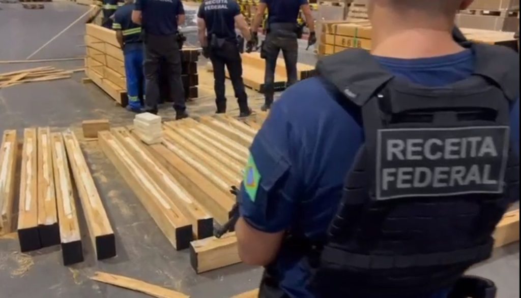 Cocaína em carga de madeira Porto de Paranaguá 5