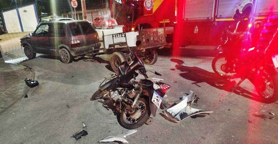 Colisão entre carro e moto 13