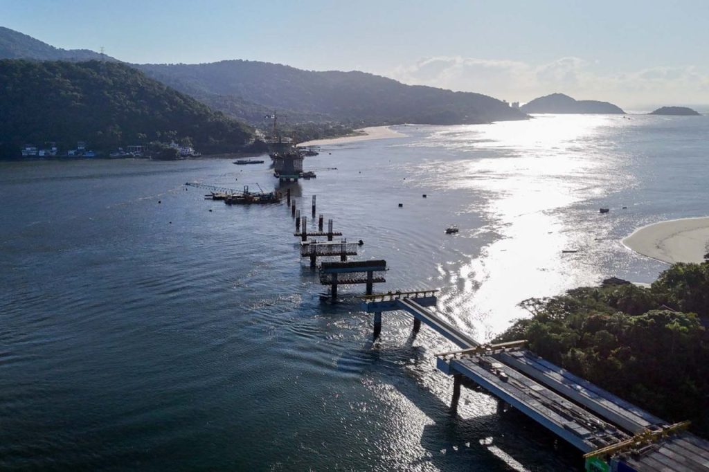 Ponte cruza a baía de Guaratuba, em uma extensão de 1.244 metros. Os veículos levarão cerca de 2 minutos para fazer o trajeto. Foto: Geraldo Bubniak/AEN