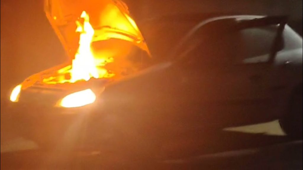 GCM combate incêndio em veículo em Paranaguá 4