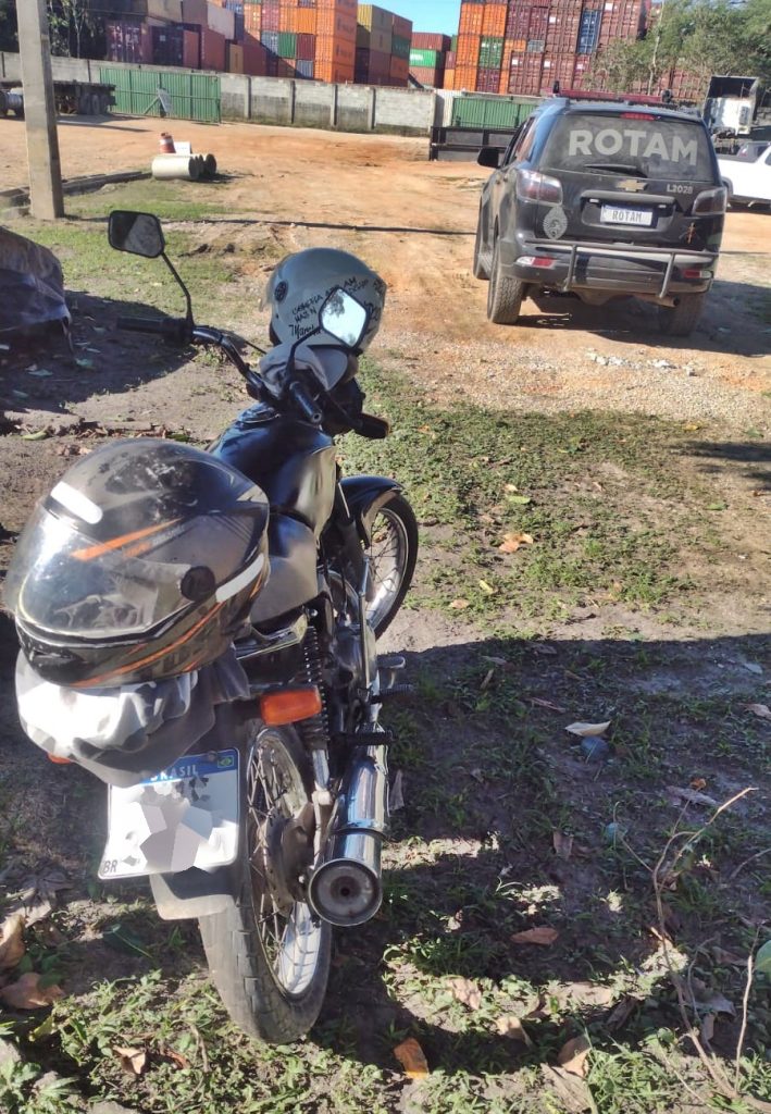 PM recupera moto furtada 20