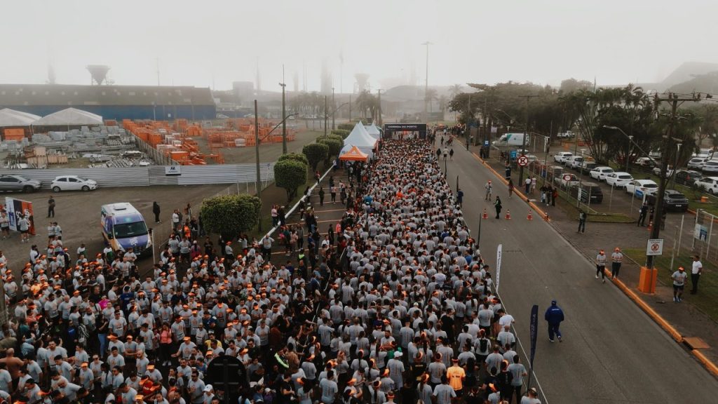 3ª Corrida do Porto reuniu 3 mil atletas e bateu recorde de público em Paranaguá. Foto: Claudio Neves/Portos do Paraná