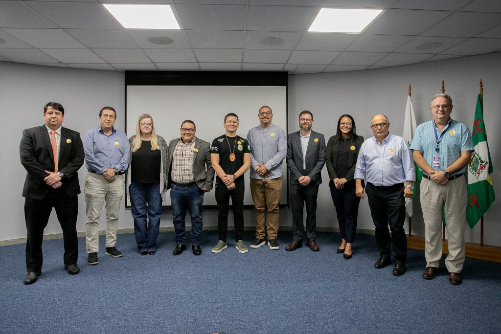 Representantes de empresas portuárias e da sociedade civil que fazem parte da Coalizão Paranaguá. Foto: Cláudio Neves/ GCOM Portos do Paraná