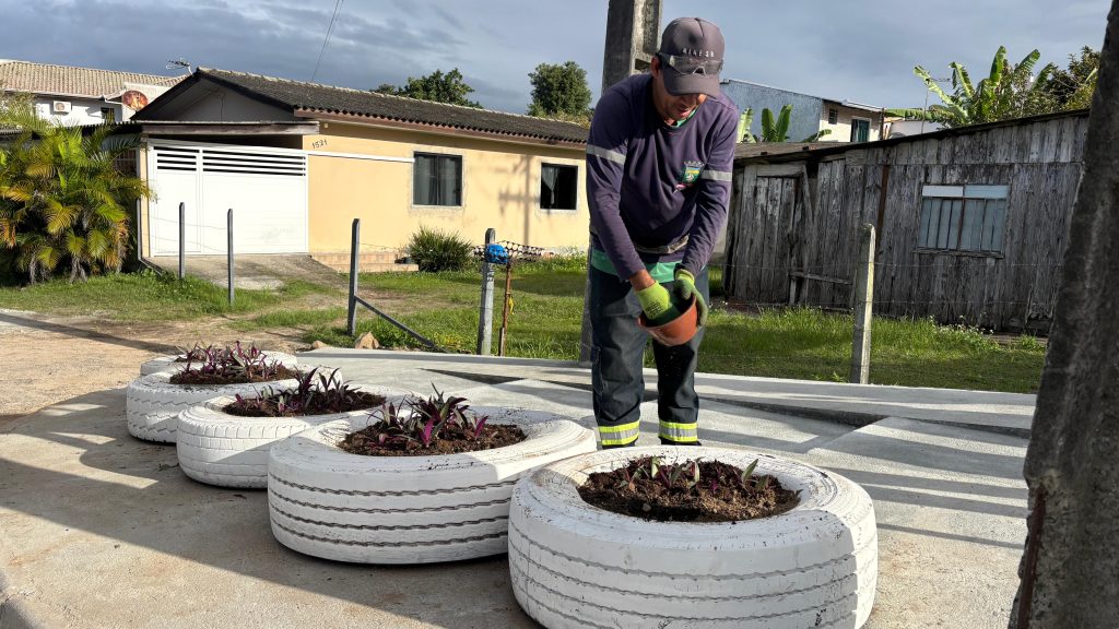 Recuperando o espaço, a Prefeitura espera que acabem os descartes irregulares.
