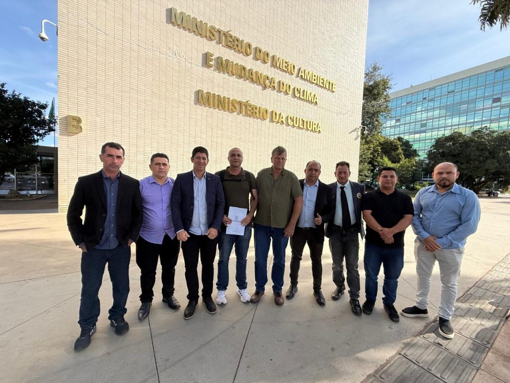 Comitiva formada pelos 9 vereadores de Guaraqueçaba foi a Brasília em busca de apoio para o Eco Bolsa e outros projetos.