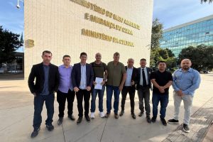 Comitiva formada pelos 9 vereadores de Guaraqueçaba foi a Brasília em busca de apoio para o Eco Bolsa e outros projetos.