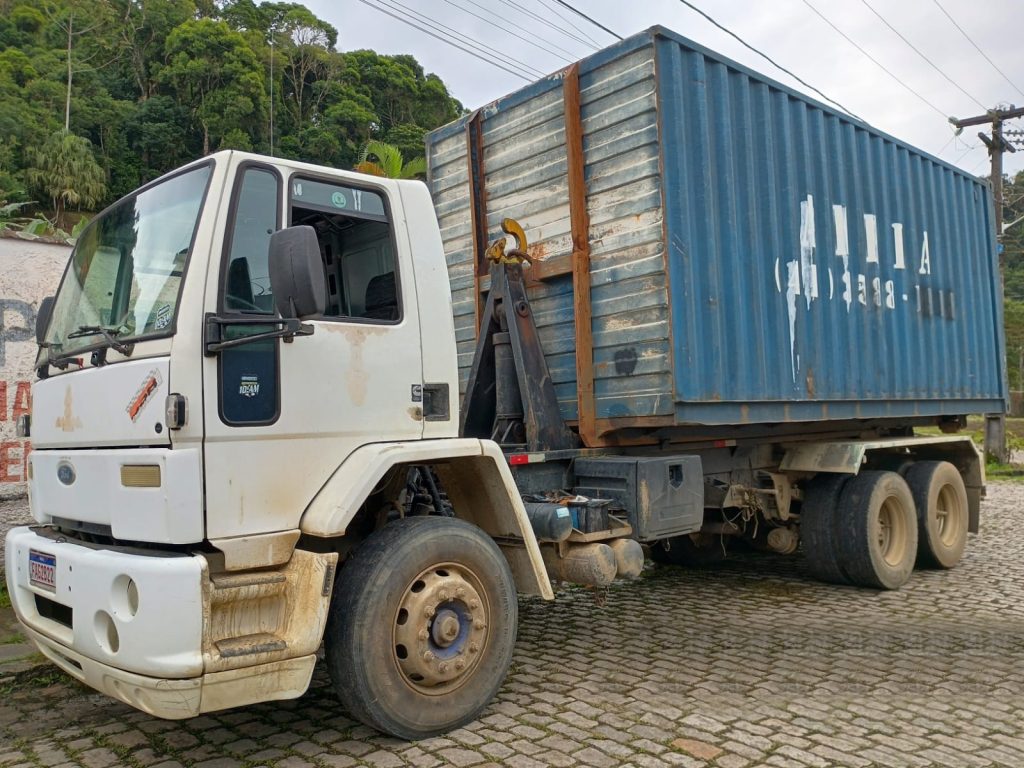 PM recupera caminhão em Paranaguá 2