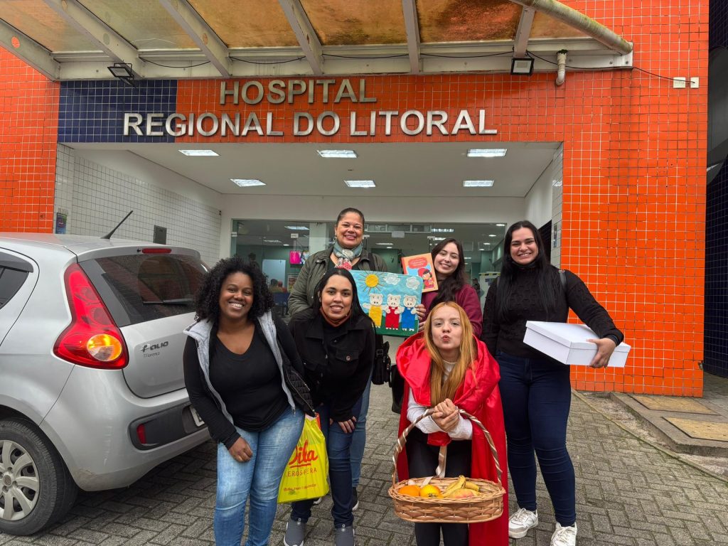 Ações do projeto também aconteceram nas ruas, aproximando livros do cotidiano. Foto: Reprodução