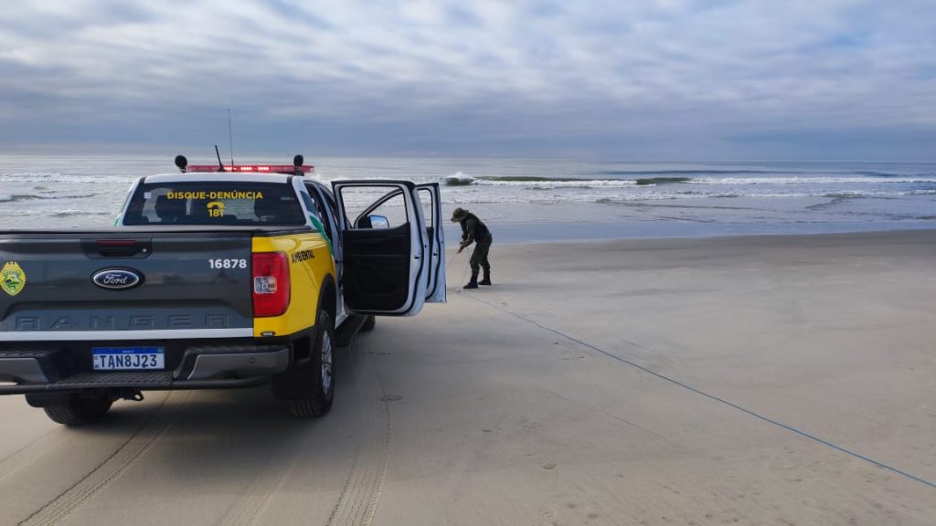 Homem é autuado por pesca ilegal em Matinhos