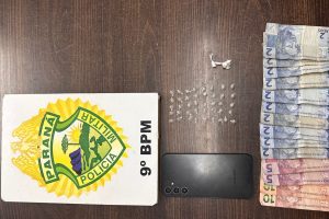 PM apreende drogas ao abordar dupla em Matinhos