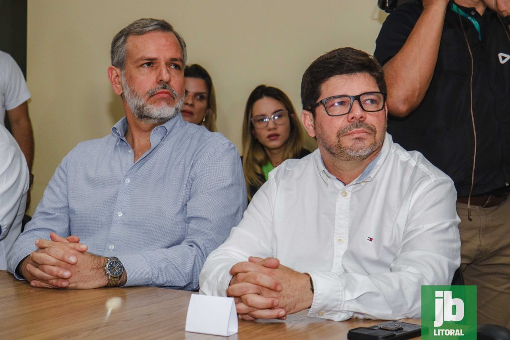 – José Eduardo Antunes Santos, presidente do Sindicato dos Conferentes de Carga e Descarga nos Portos do Estado do Paraná, e Marcos Ventura Alves, presidente do Sindicato dos Vigias Portuários de Paranaguá. 