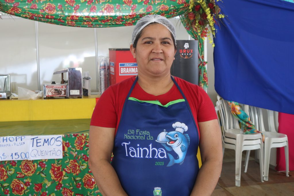 A cozinheira Denise Saturnino sente orgulho de ser parnanguara