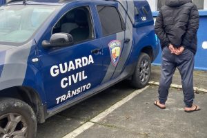 GCM captura rapaz com mandado de prisão por tráfico de drogas em Paranaguá 2