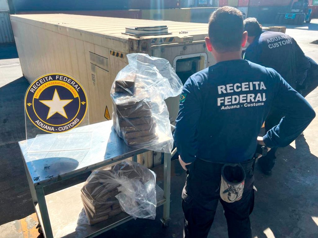 Receita Federal apreende 50 kg de cocaína em contêiner no Porto de Paranaguá