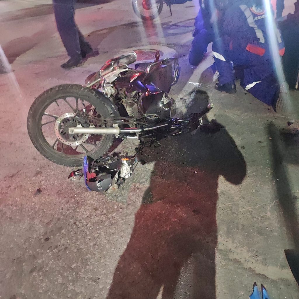 Motociclista fica ferido em colisão no Jardim Guaraituba 15