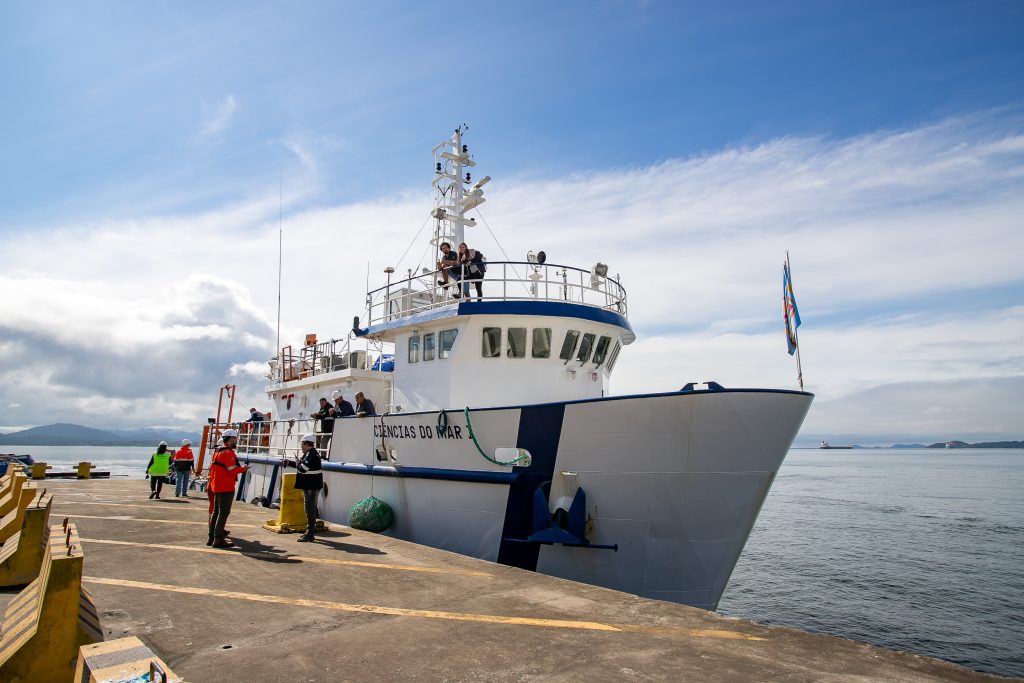 NAVIO ESCOLA – FOTO CLAUDIO NEVES PORTOS DO PARANA (3)