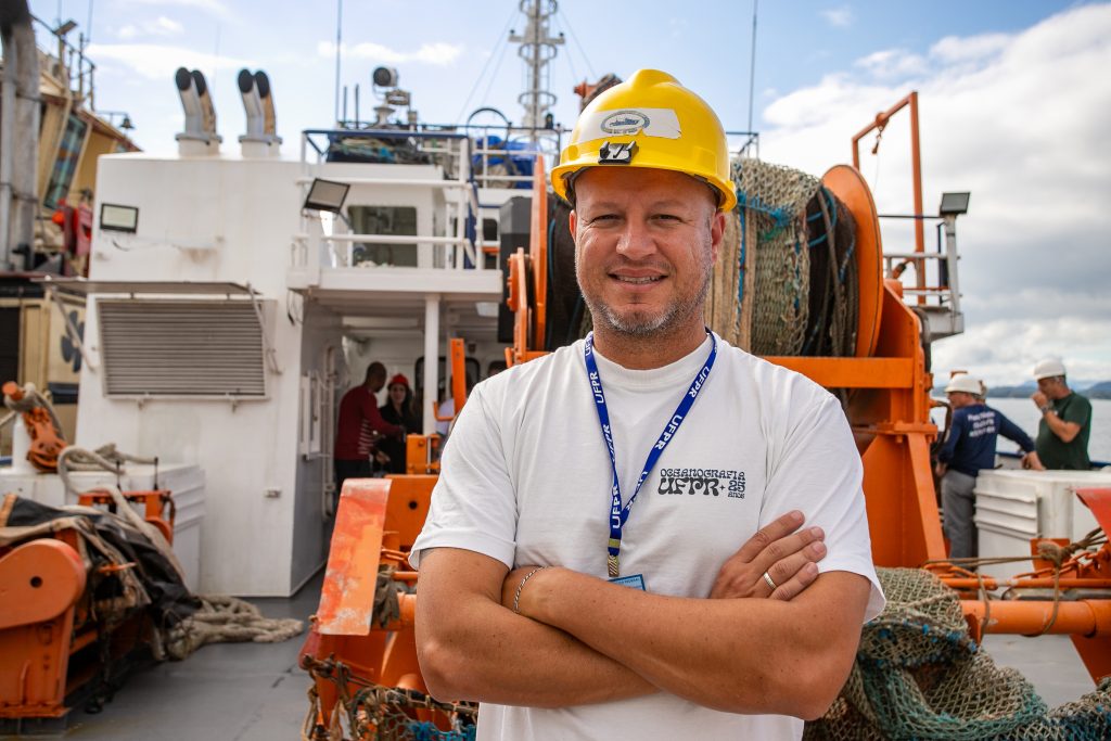 NAVIO ESCOLA – FOTO CLAUDIO NEVES PORTOS DO PARANA (6)