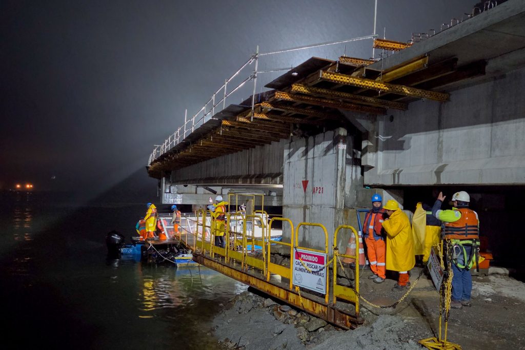 PONTE DE GUARATUBA NOITE – Foto Ari Dias AEN (19)