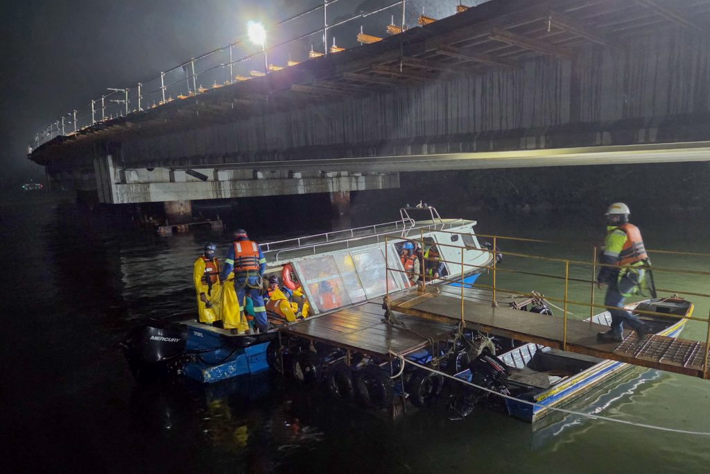 PONTE DE GUARATUBA NOITE – Foto Ari Dias AEN (20)