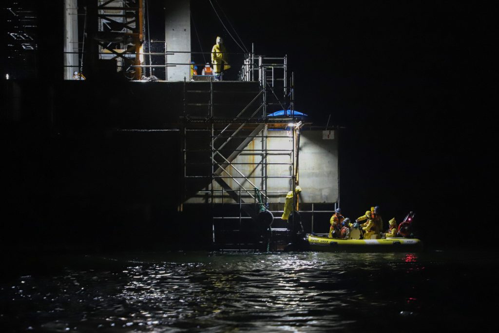 PONTE DE GUARATUBA NOITE – Foto Ari Dias AEN (29)