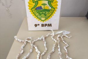 Abordagem da PM acaba na apreensão de 178 pedras de crack
