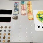 Rapaz é preso por tráfico de drogas ewm Paranaguá após denúncia