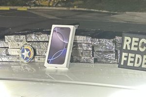 Receita Federal apreende 40 smartphones em operação nos Campos Gerais