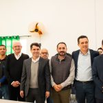 Junior Brindarolli e Alexandre Curi acompanham a entrega de R$ 280 mil em equipamentos hospitalares para Morretes. A doação, feita por instituição religiosa, vai reforçar o atendimento na rede municipal de Saúde.