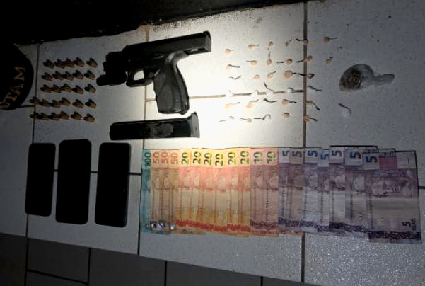 Denúncia de tiro em Guaratuba leva à apreensão de drogas e pistola